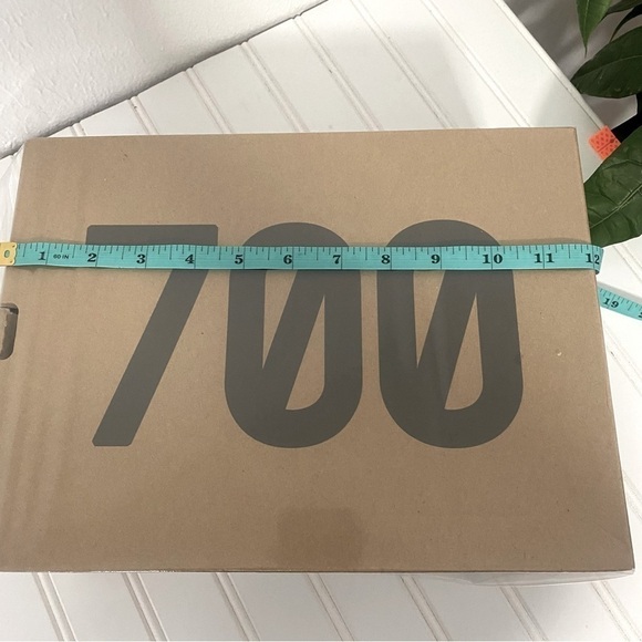 Adidas Yeezy Boost 700 MNVN Size 4.5 FV4440 (EMPTY BOX ONLY) Shoe Box EUC - Picture 7 of 9